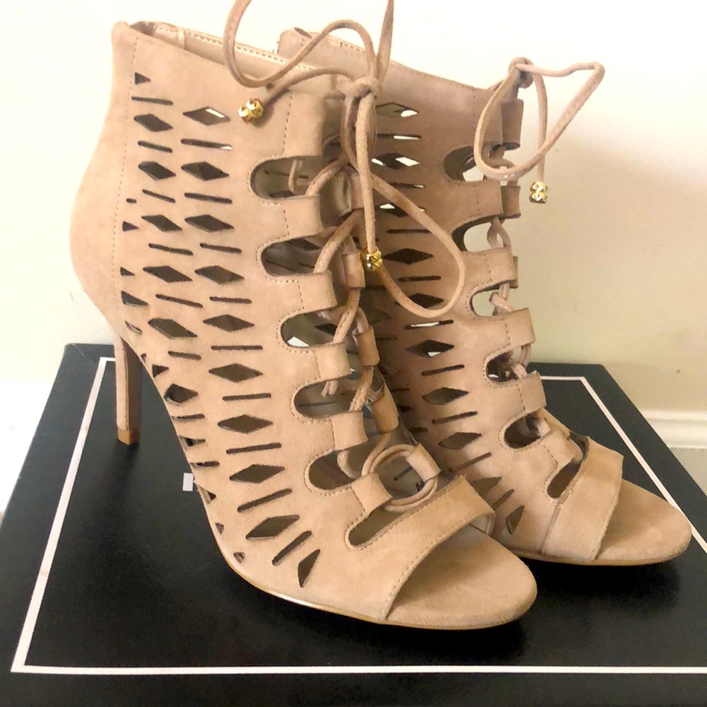 New Karl Lagerfeld 6.5 Lace up Tan Suede Heels